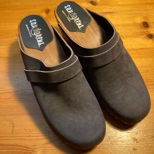 Sandgrens Clogs Grey nubuck Sz 38 Lightly used